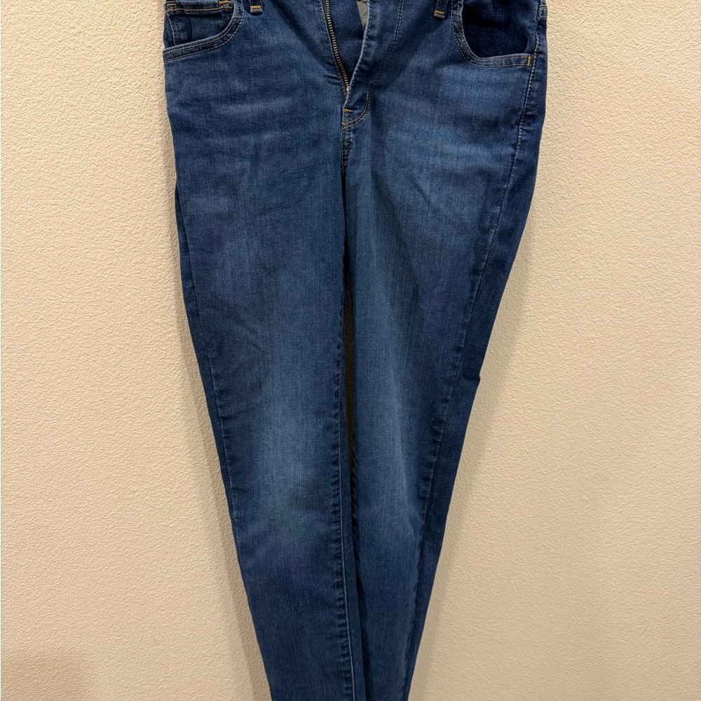 Levi's Women's Dark Blue high rise Skinny Jeans